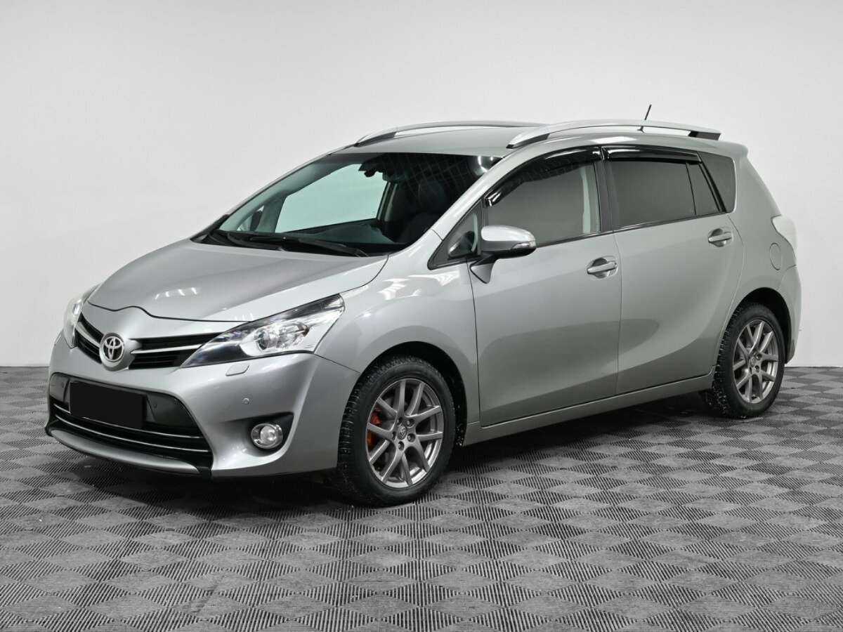 Toyota Verso с пробегом — 2013 год. Посмотреть фото