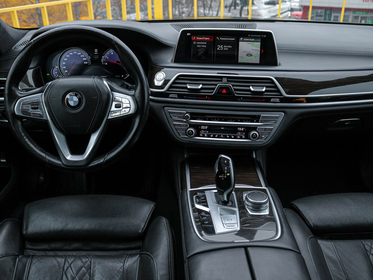 BMW 7 серии с пробегом — 2017 год. Фото: #9