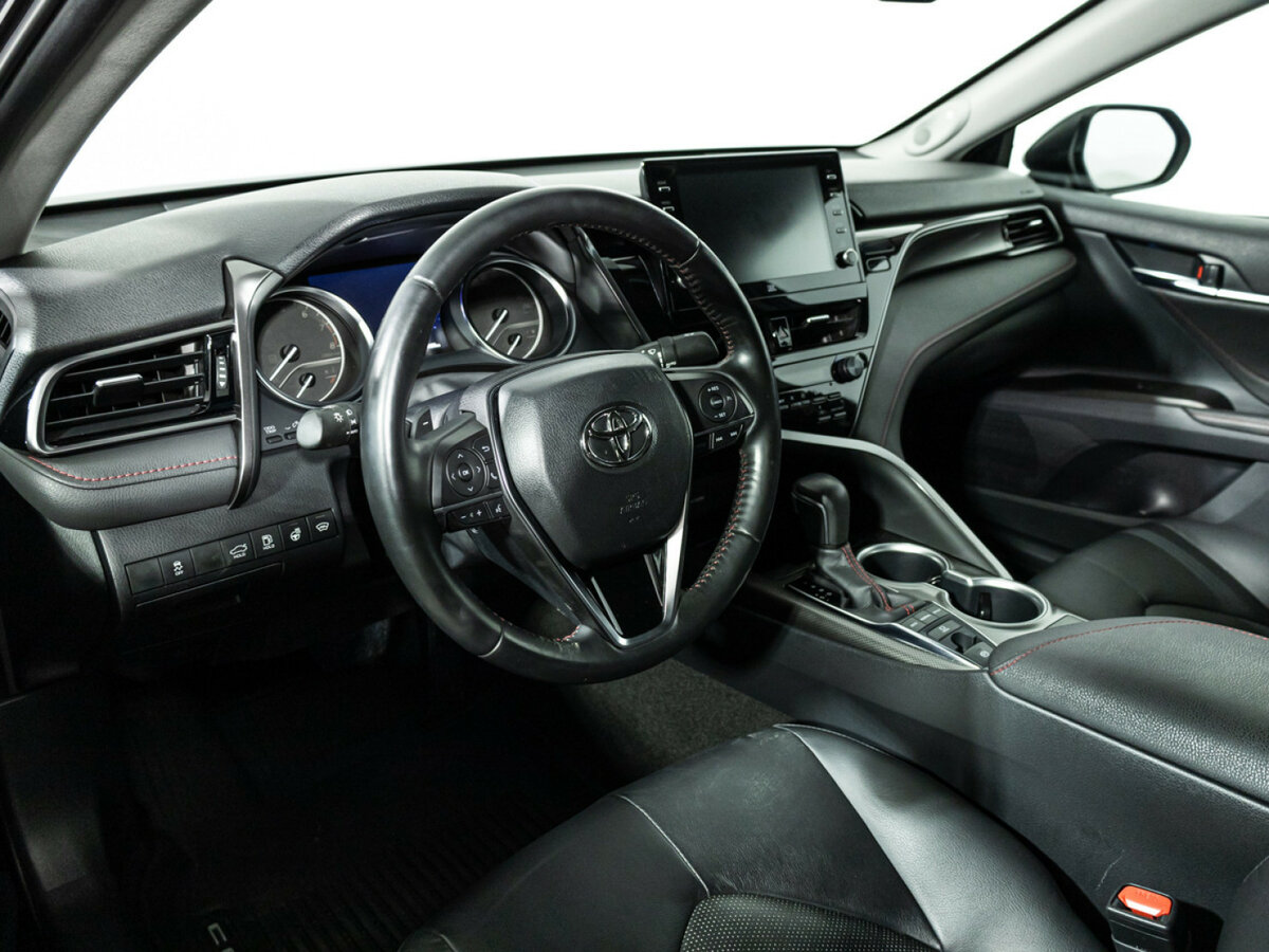 Toyota Camry с пробегом — 2022 год. Фото: #10