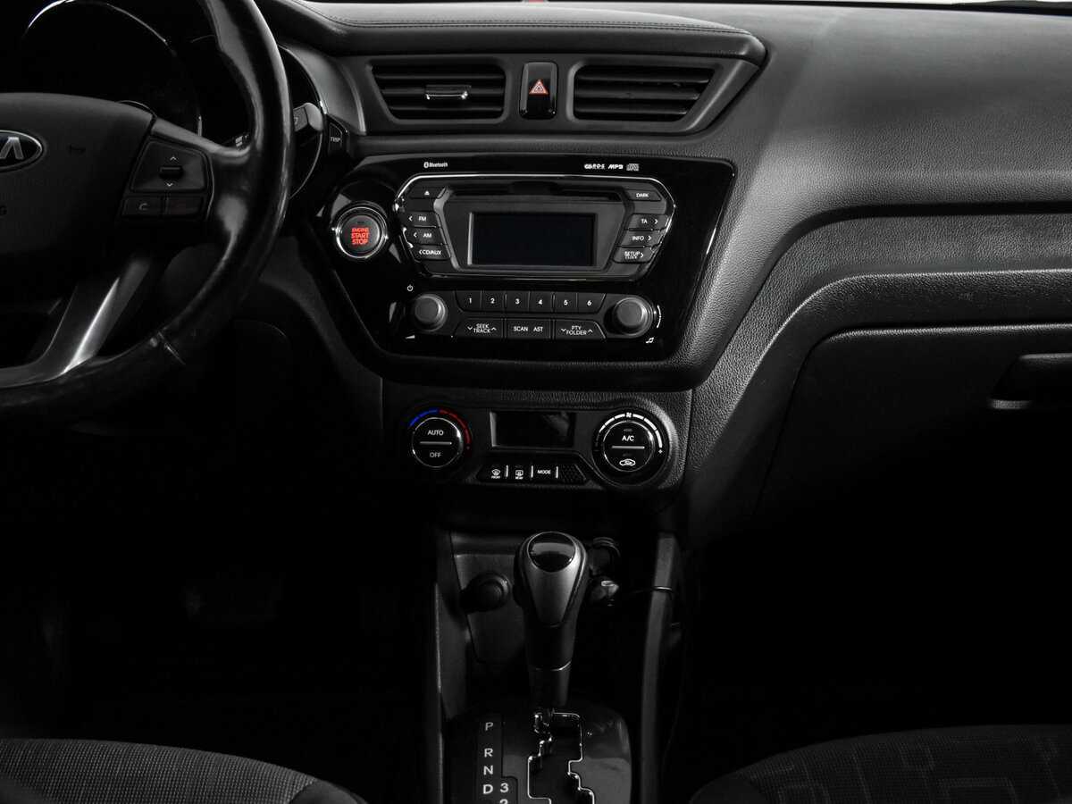 Kia Rio с пробегом — 2013 год. Фото: #14
