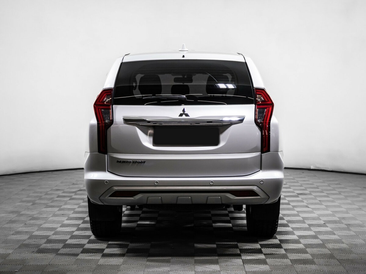 Mitsubishi Pajero Sport с пробегом — 2020 год. Фото: #4