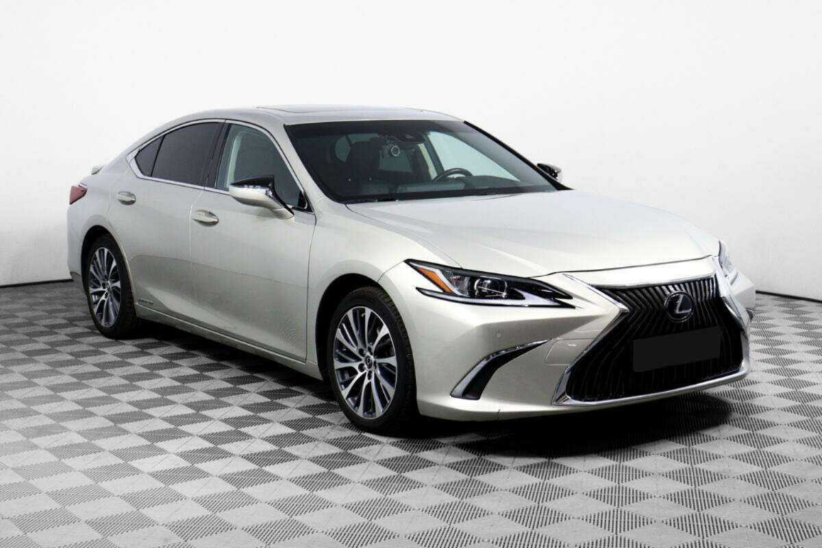 Lexus ES с пробегом — 2018 год. Фото: #2