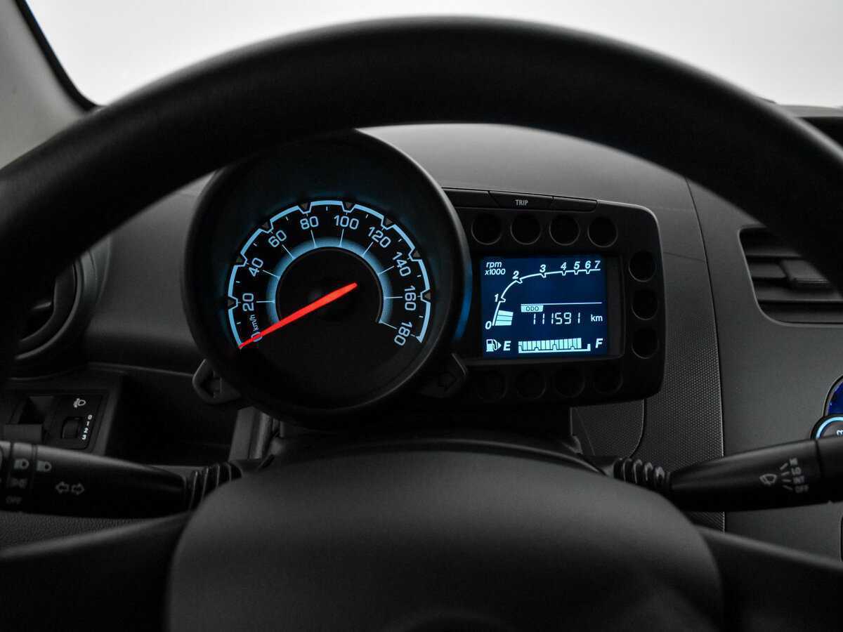 Chevrolet Spark с пробегом — 2011 год. Фото: #17