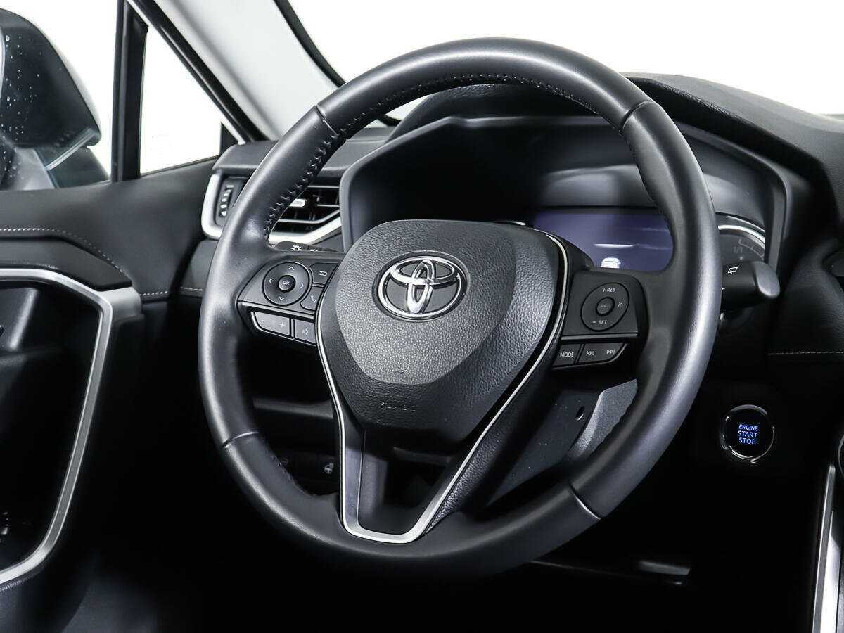 Toyota RAV4 с пробегом — 2022 год. Фото: #16