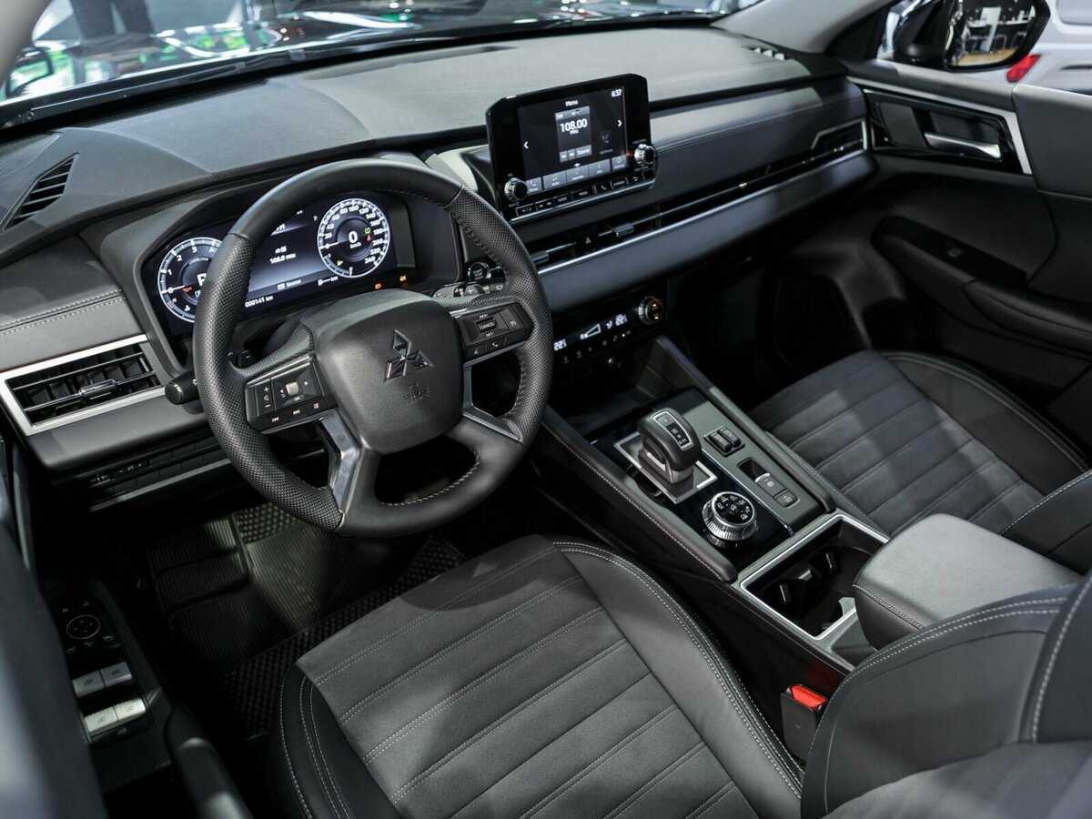 Mitsubishi Outlander с пробегом — 2022 год. Фото: #15