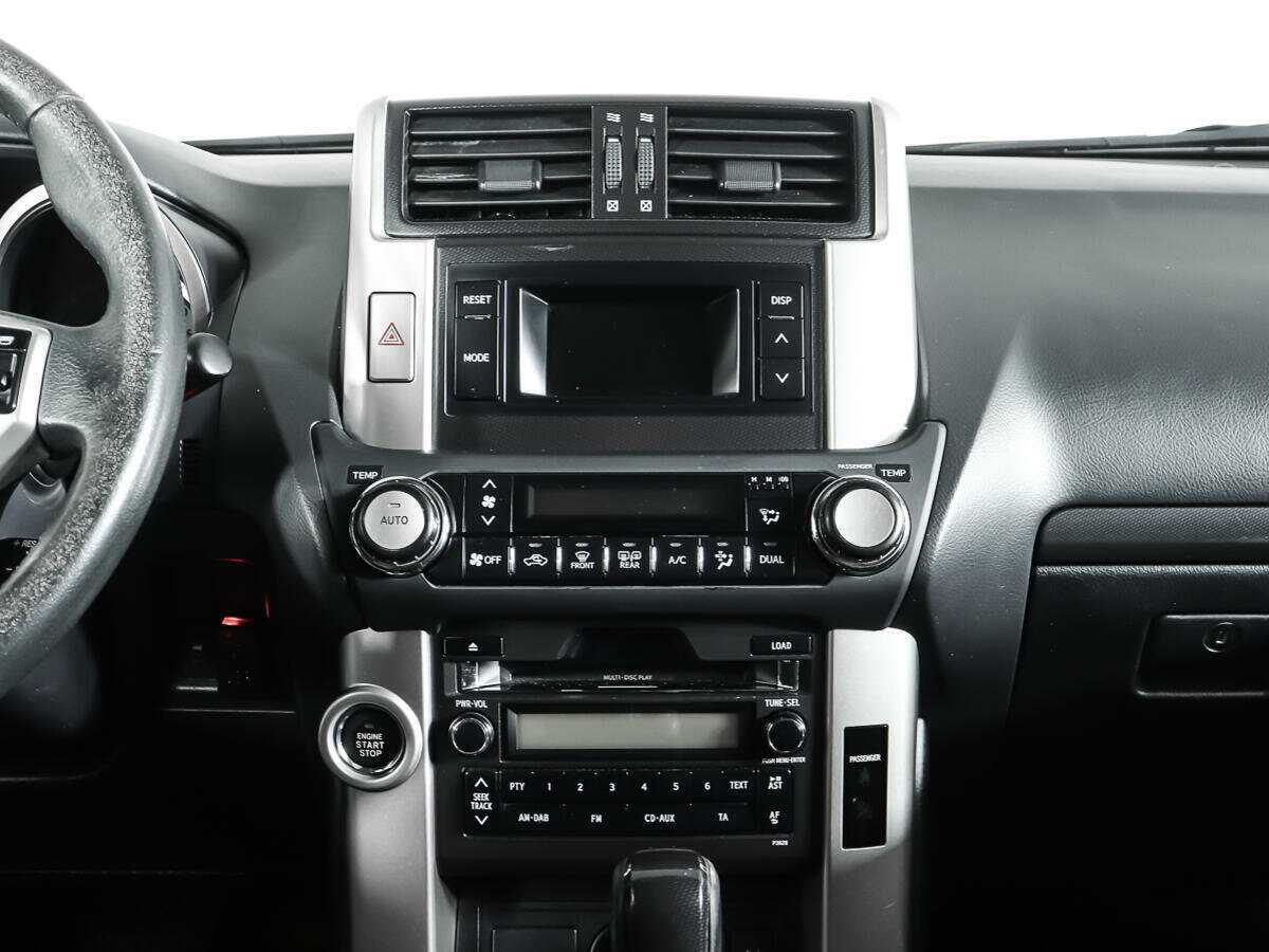 Toyota Land Cruiser Prado с пробегом — 2011 год. Фото: #9