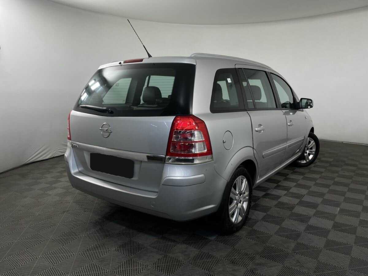 Opel Zafira с пробегом — 2012 год. Фото: #5