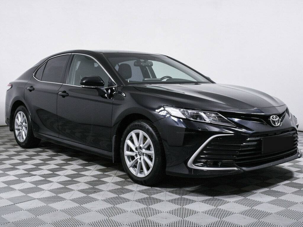 Toyota Camry с пробегом — 2021 год. Фото: #2