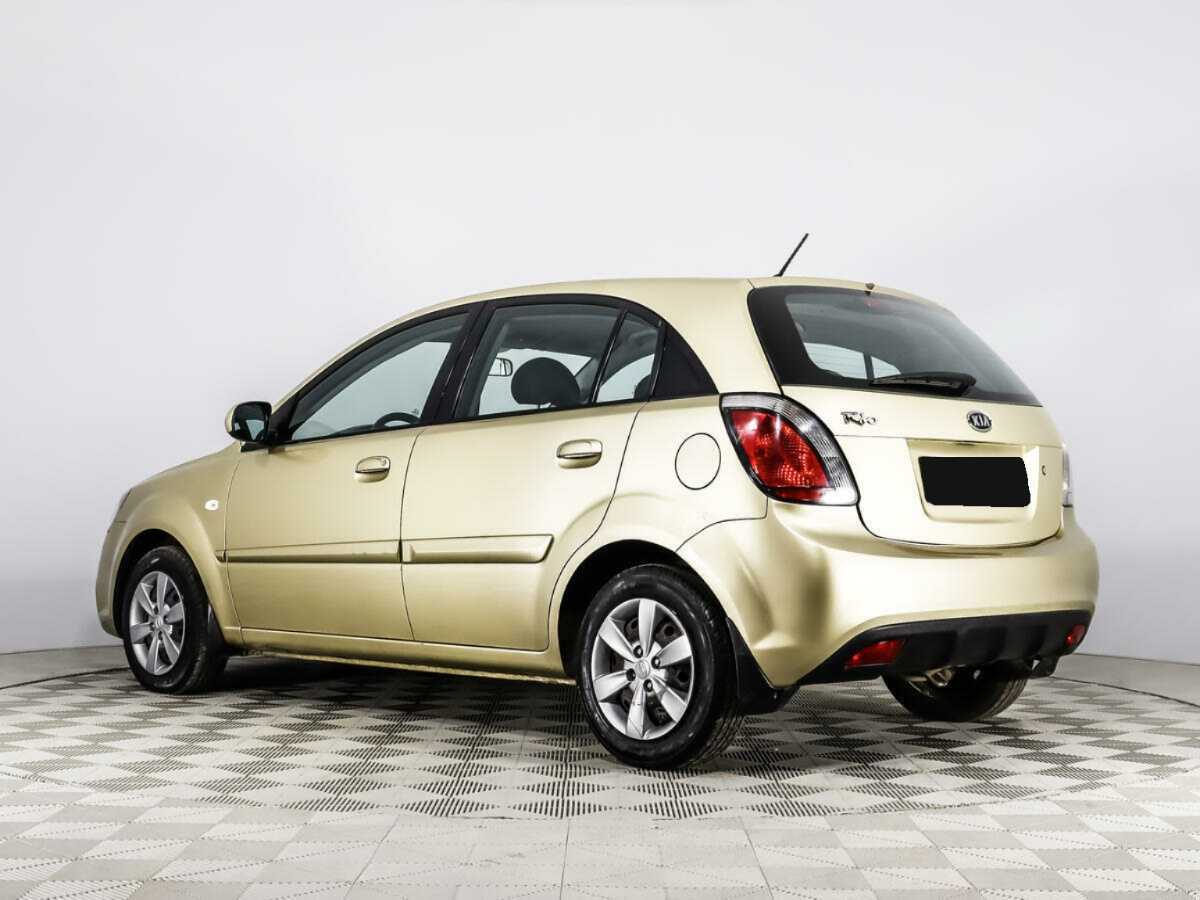 Kia Rio с пробегом — 2011 год. Фото: #6
