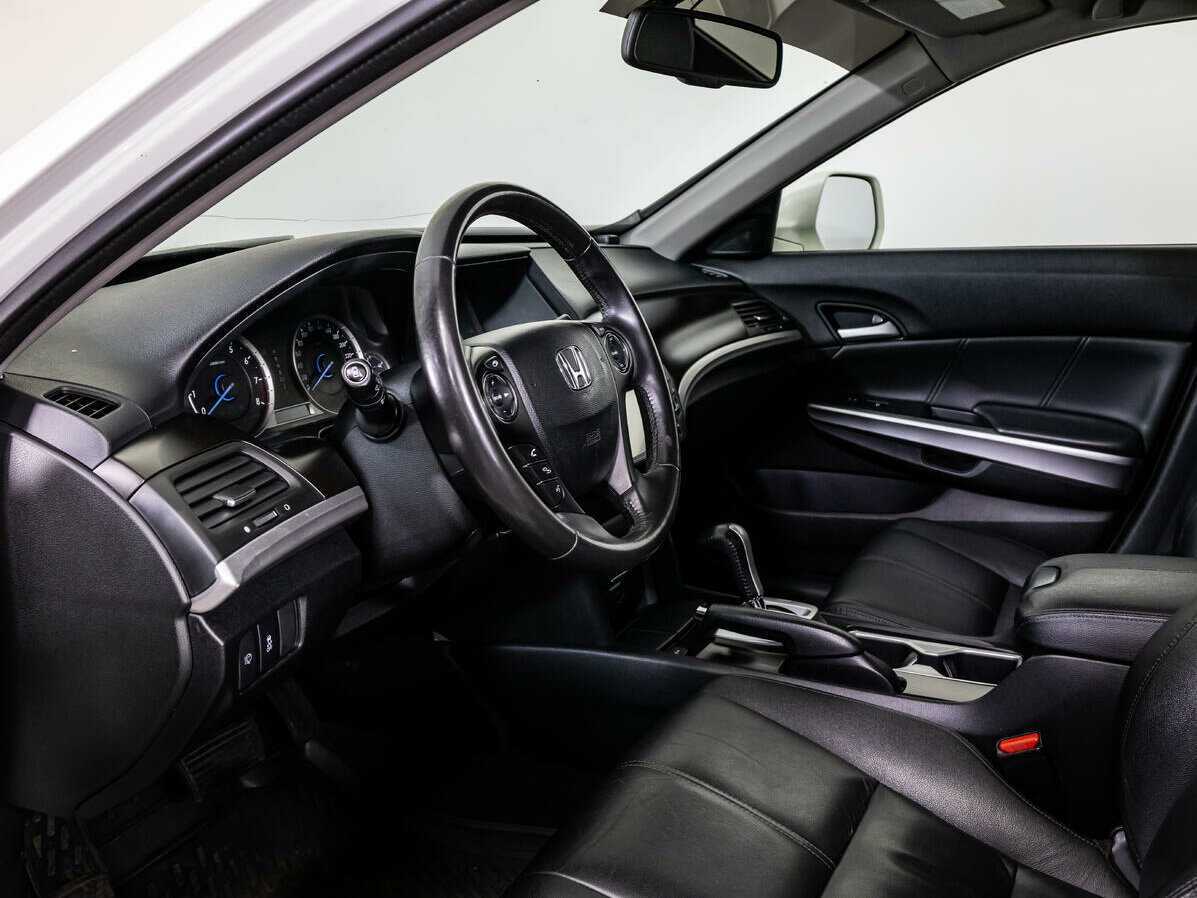 Honda Crosstour с пробегом — 2014 год. Фото: #8