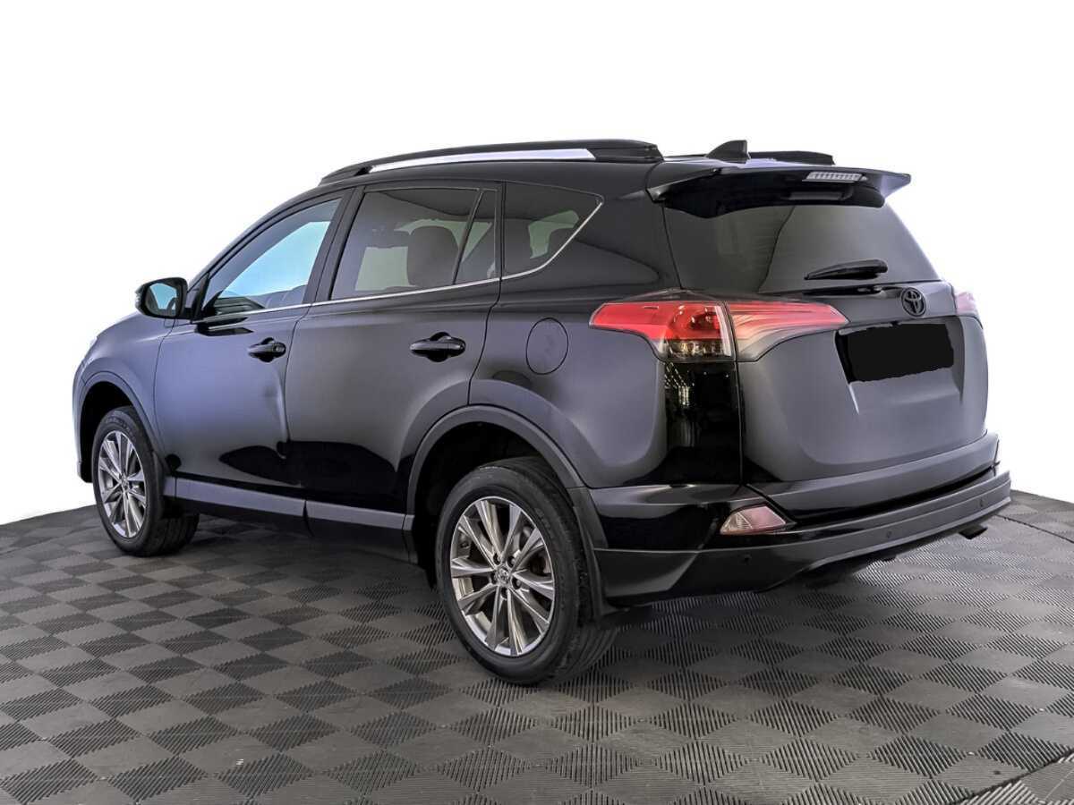 Toyota RAV4 с пробегом — 2017 год. Фото: #6