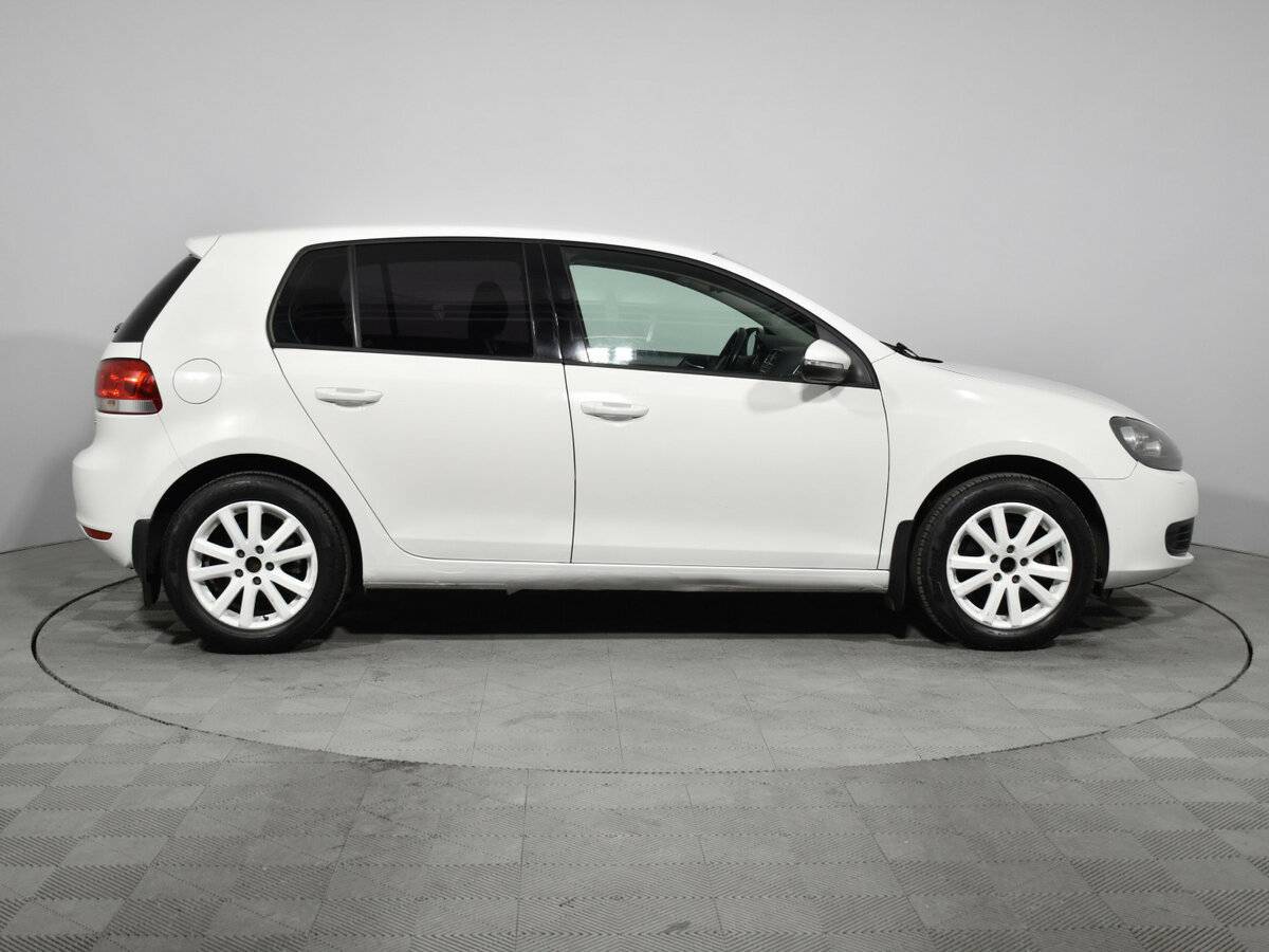 Volkswagen Golf с пробегом — 2010 год. Фото: #3