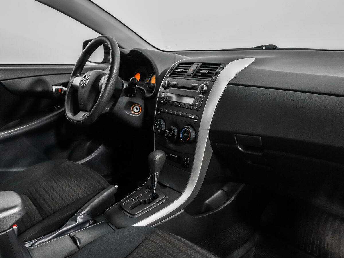 Toyota Corolla с пробегом — 2011 год. Фото: #10