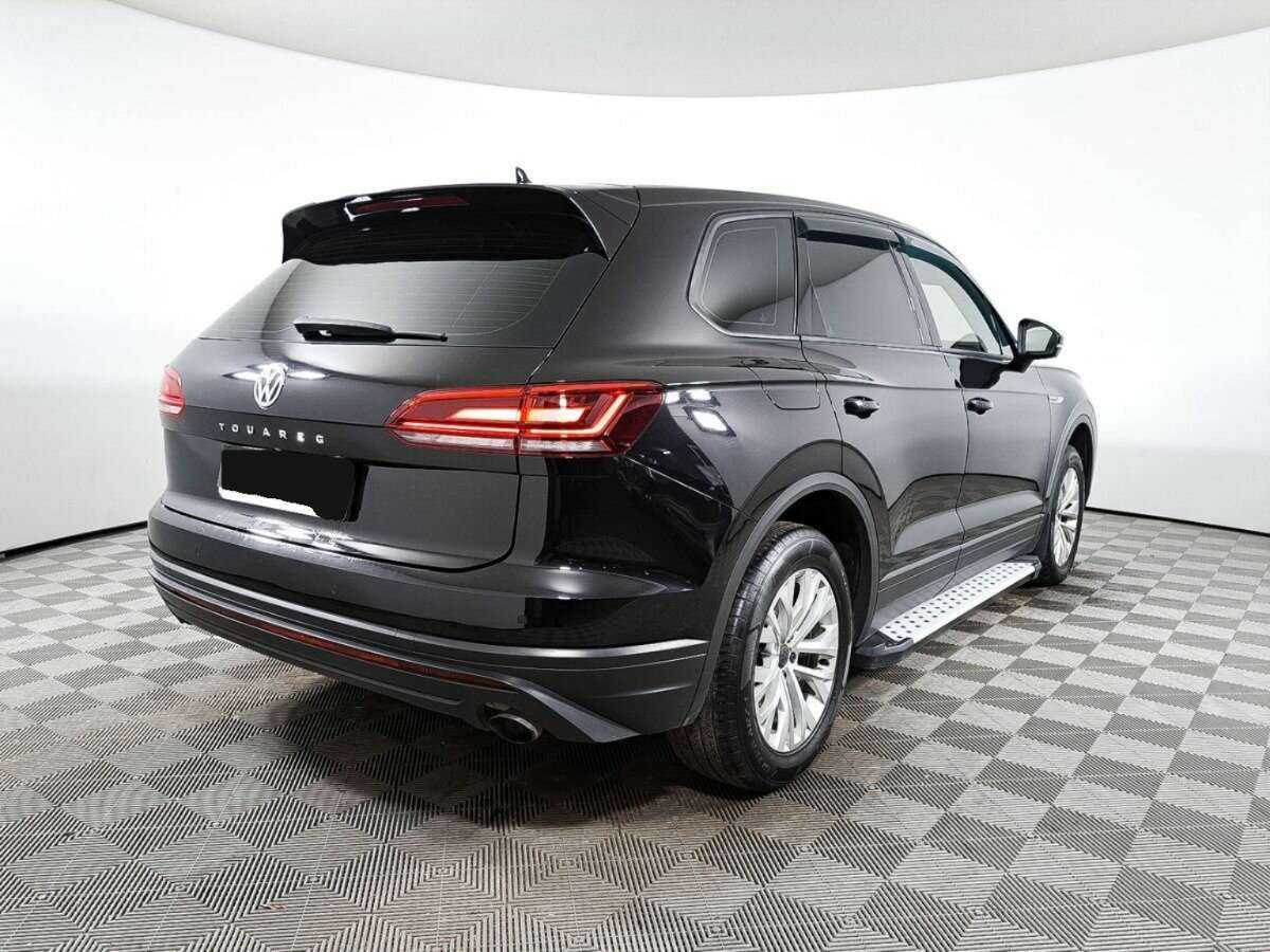 Volkswagen Touareg с пробегом — 2018 год. Фото: #4