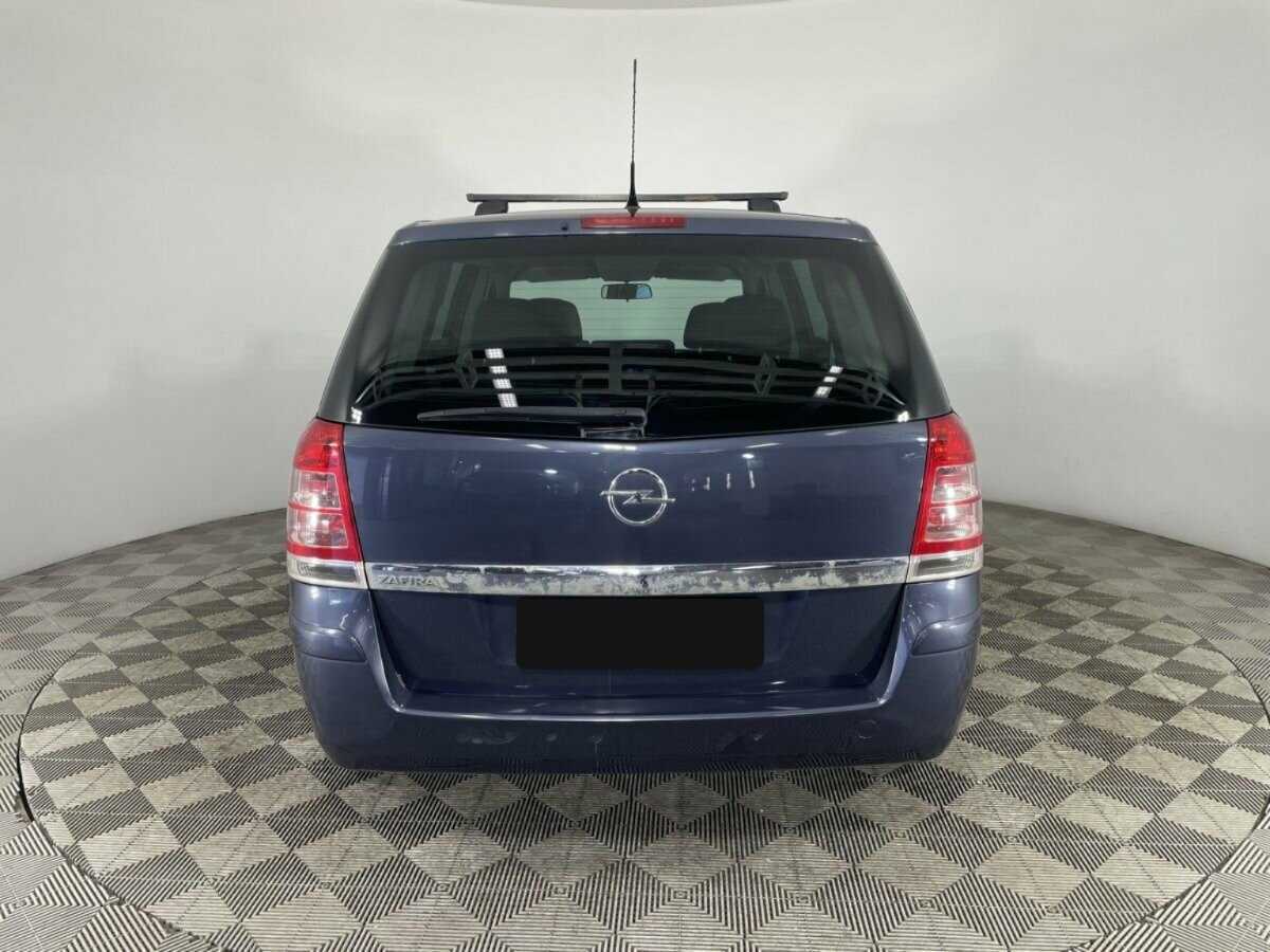 Opel Zafira с пробегом — 2010 год. Фото: #2