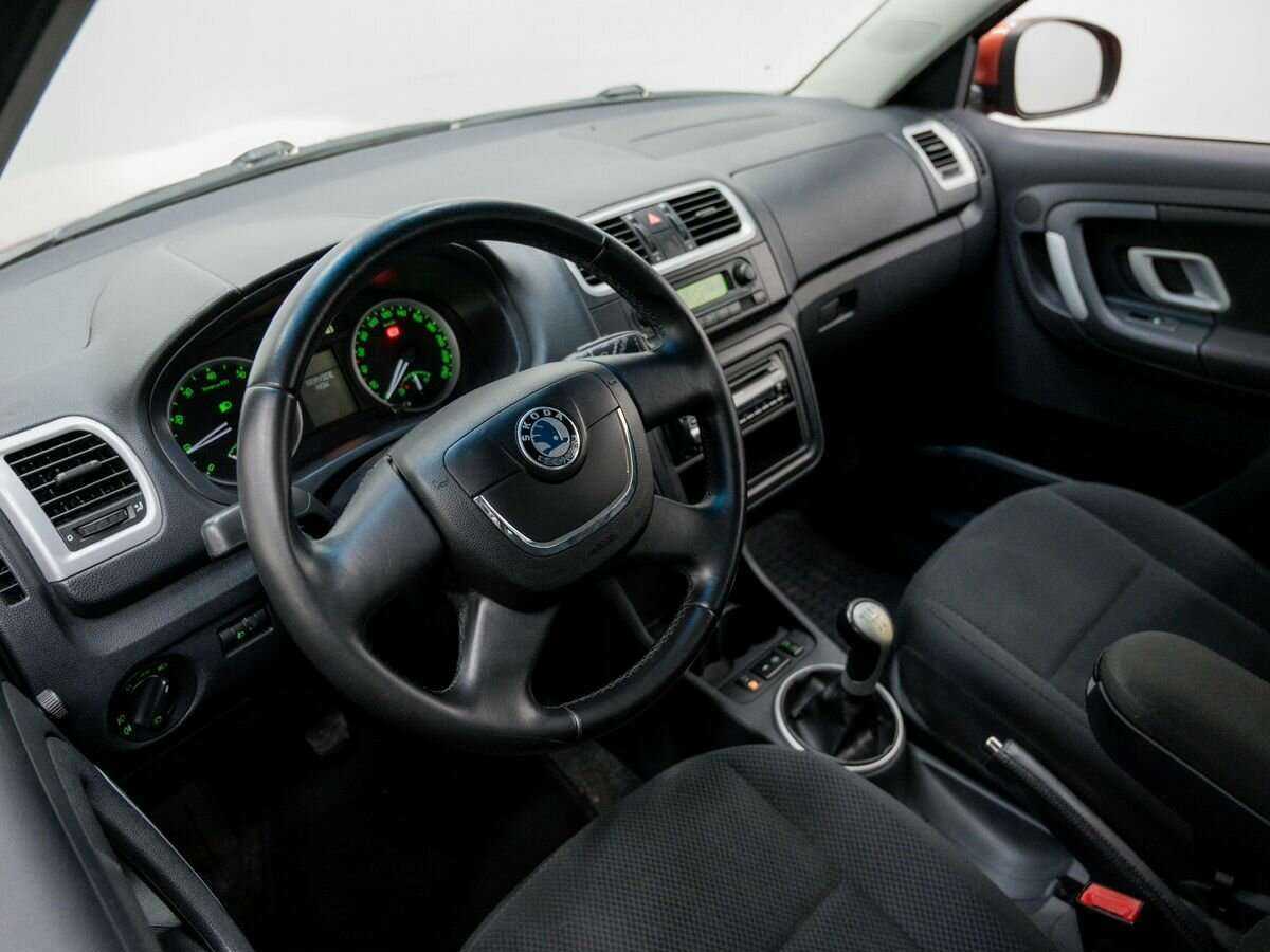 Skoda Fabia с пробегом — 2010 год. Фото: #13