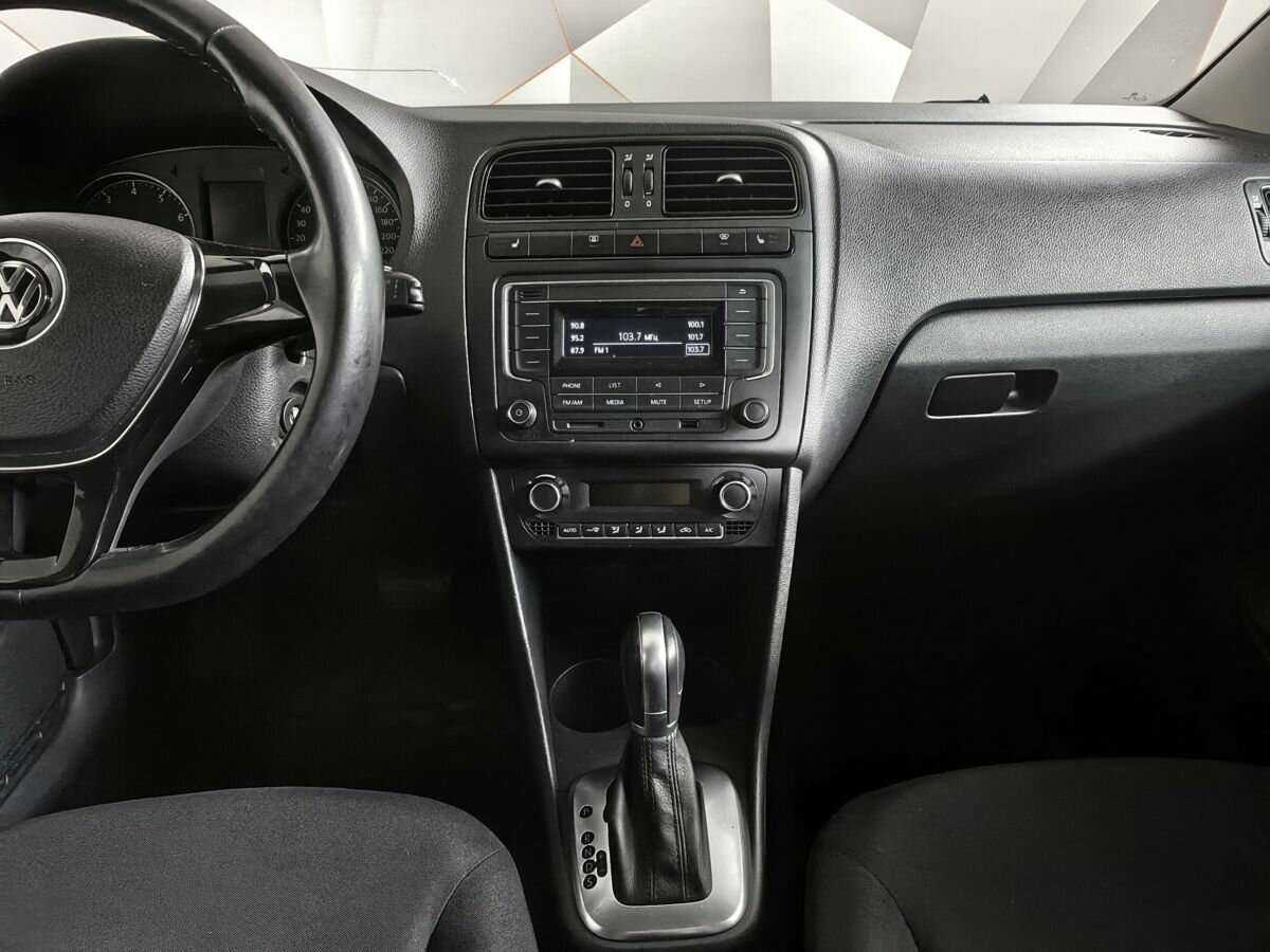 Volkswagen Polo с пробегом — 2016 год. Фото: #10