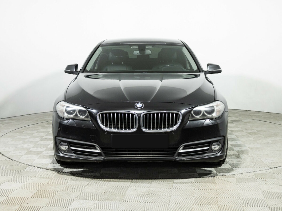BMW 5 серии с пробегом — 2015 год. Фото: #1