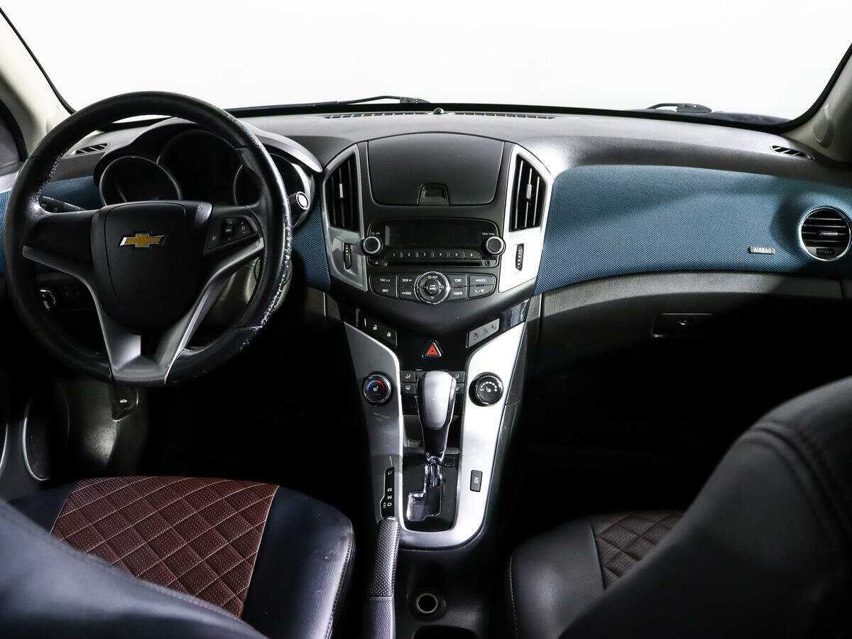 Chevrolet Cruze с пробегом — 2013 год. Фото: #9