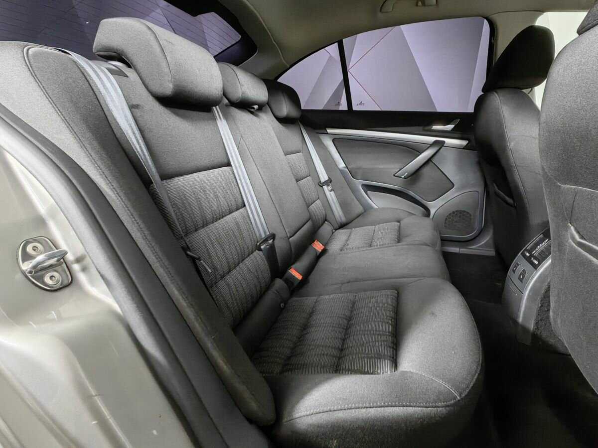 Skoda Octavia с пробегом — 2010 год. Фото: #11