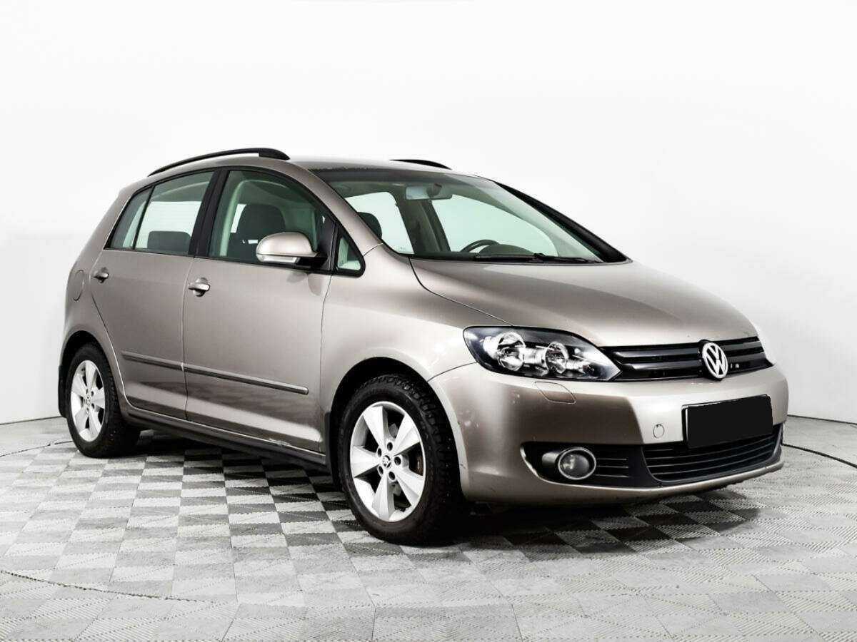 Volkswagen Golf Plus с пробегом — 2011 год. Фото: #2