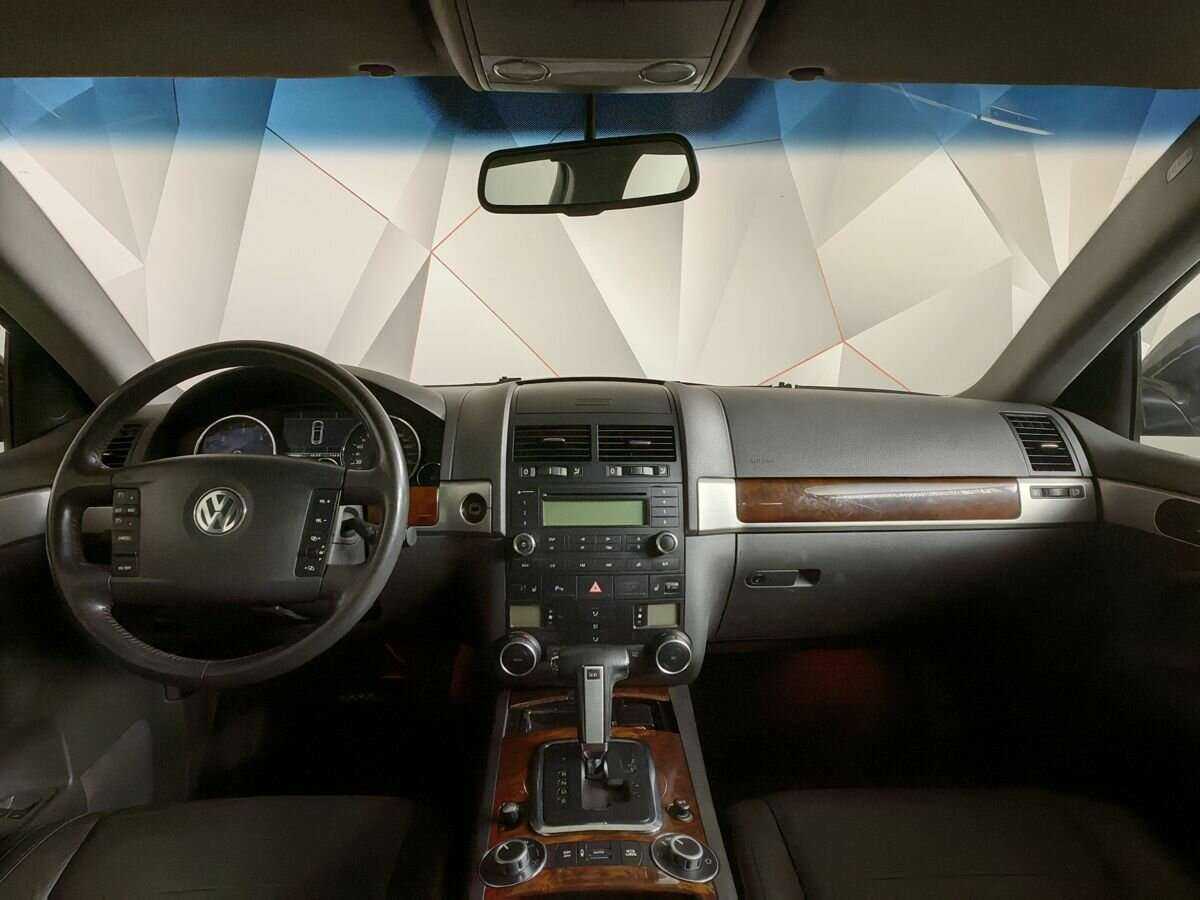 Volkswagen Touareg с пробегом — 2010 год. Фото: #9