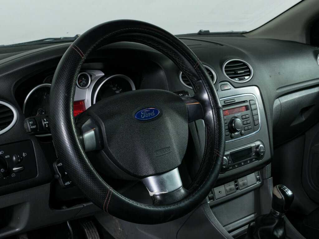 Ford Focus с пробегом — 2010 год. Фото: #10