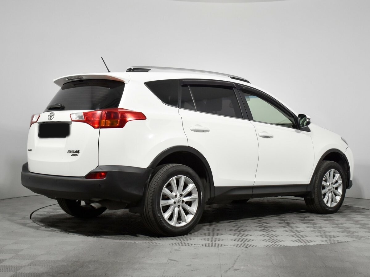 Toyota RAV4 с пробегом — 2015 год. Фото: #3