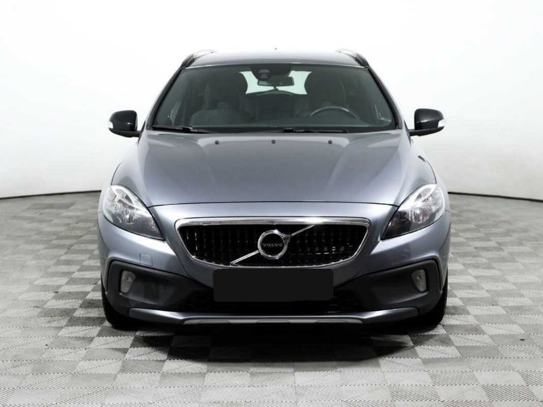Volvo V40 Cross Country с пробегом — 2017 год. Фото: #1