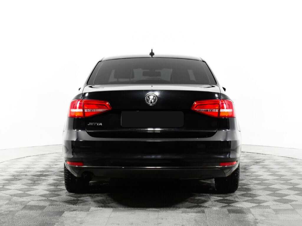 Volkswagen Jetta с пробегом — 2015 год. Фото: #2