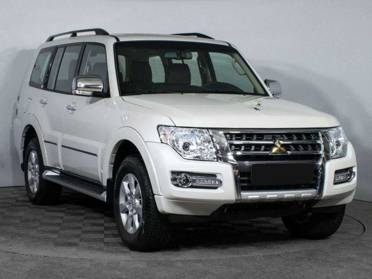 Mitsubishi Pajero с пробегом — 2021 год. Фото: #2