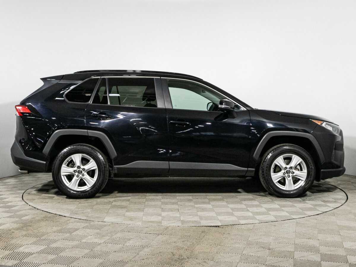 Toyota RAV4 с пробегом — 2021 год. Фото: #3
