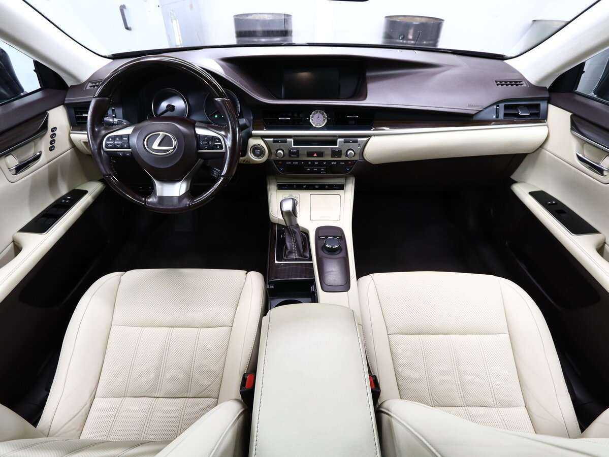 Lexus ES с пробегом — 2016 год. Фото: #15