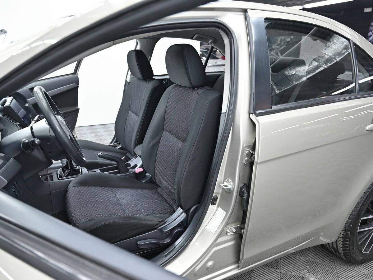 Mitsubishi Lancer с пробегом — 2010 год. Фото: #6
