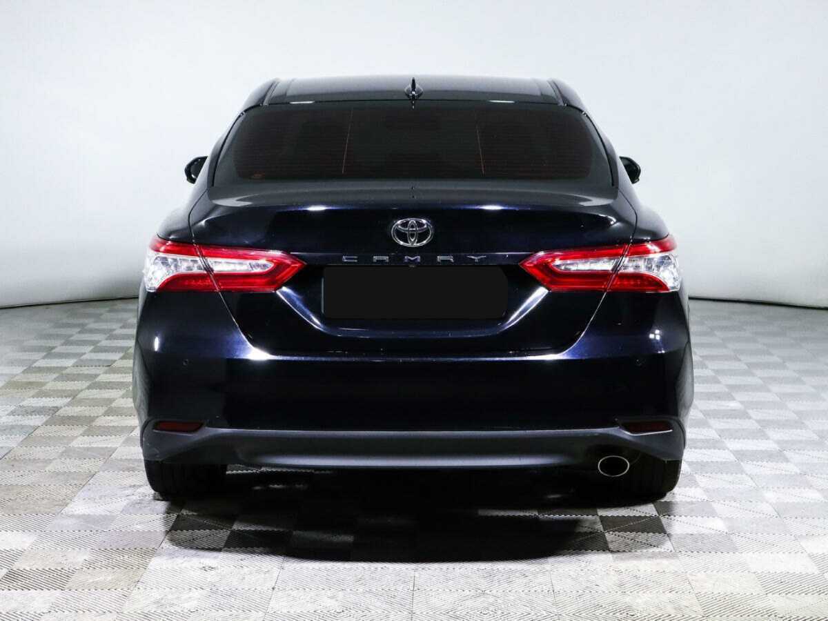 Toyota Camry с пробегом — 2018 год. Фото: #4