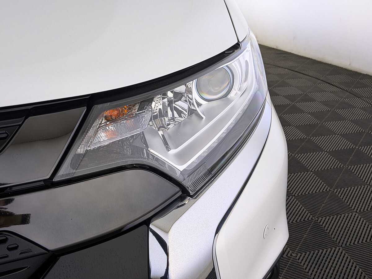 Mitsubishi Outlander с пробегом — 2022 год. Фото: #10