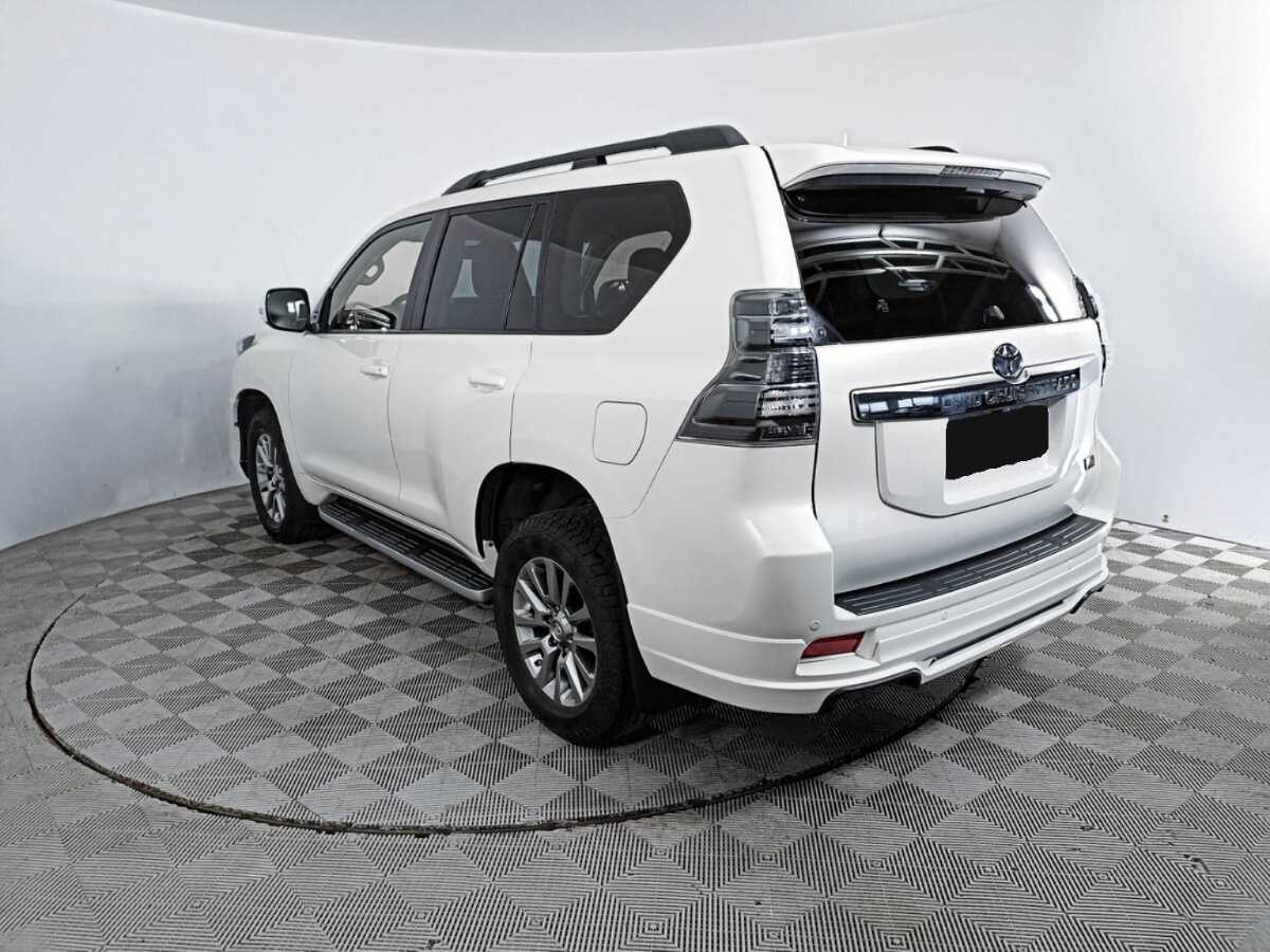 Toyota Land Cruiser Prado с пробегом — 2017 год. Фото: #6