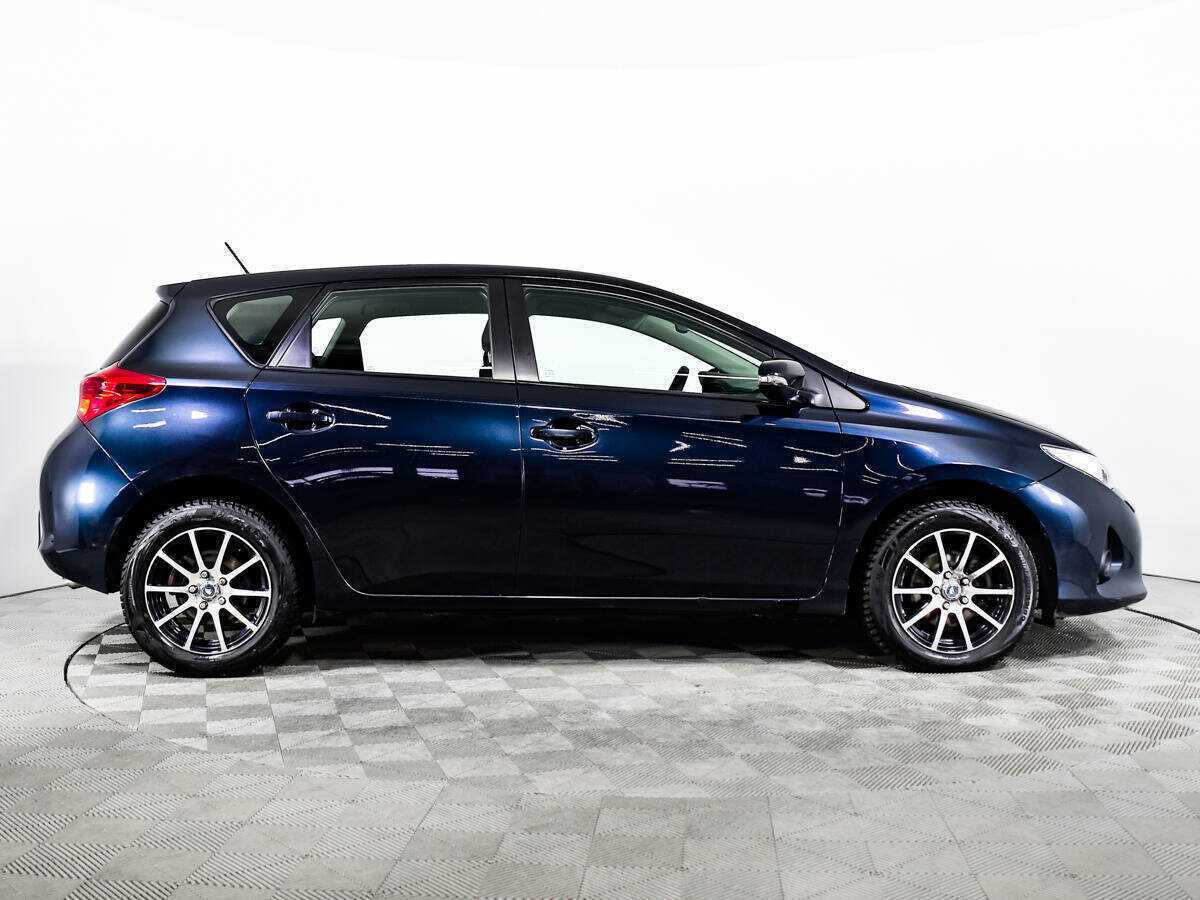 Toyota Auris с пробегом — 2013 год. Фото: #3