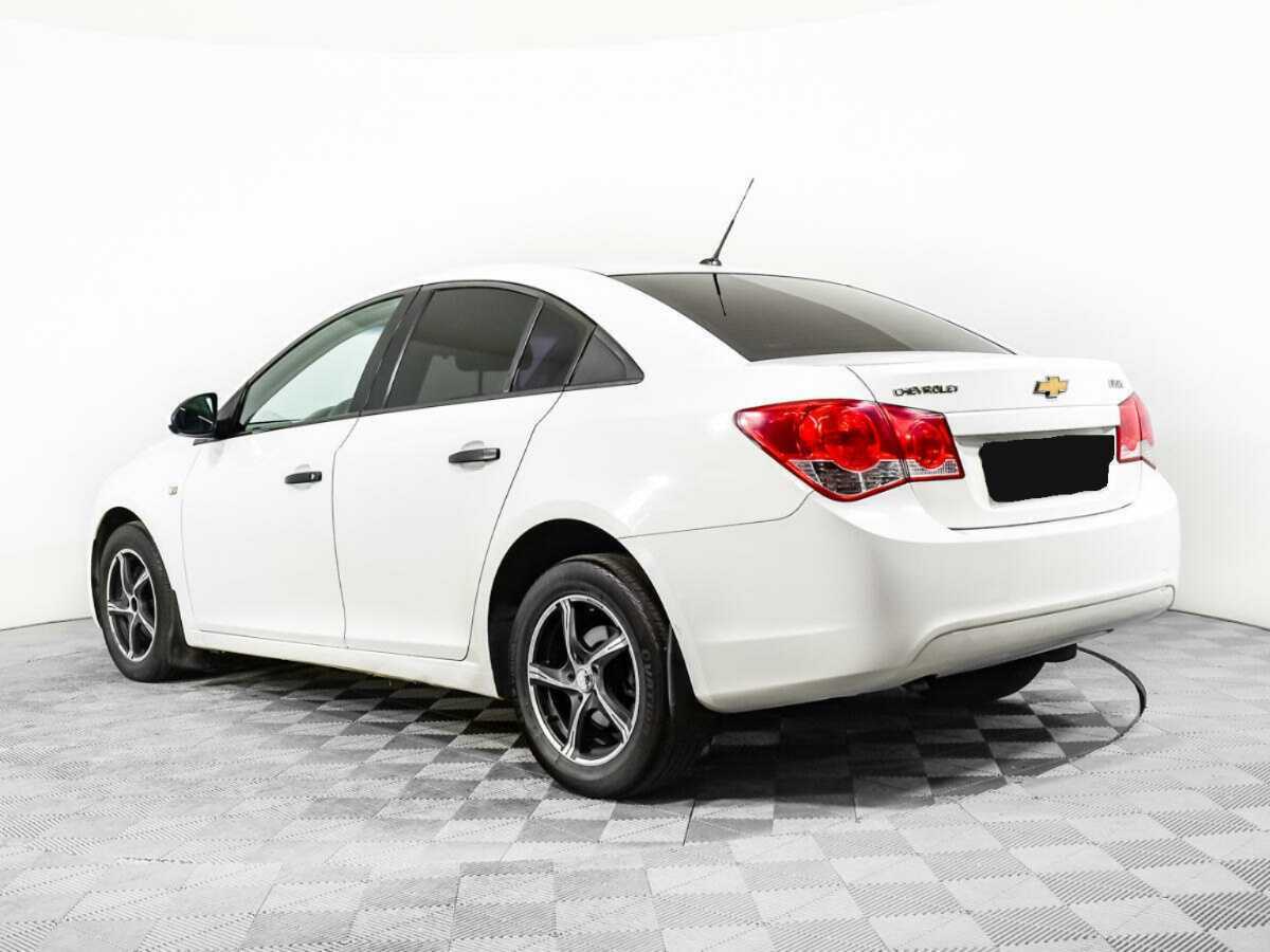Chevrolet Cruze с пробегом — 2010 год. Фото: #6