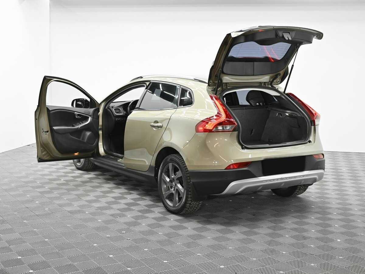 Volvo V40 с пробегом — 2014 год. Фото: #4
