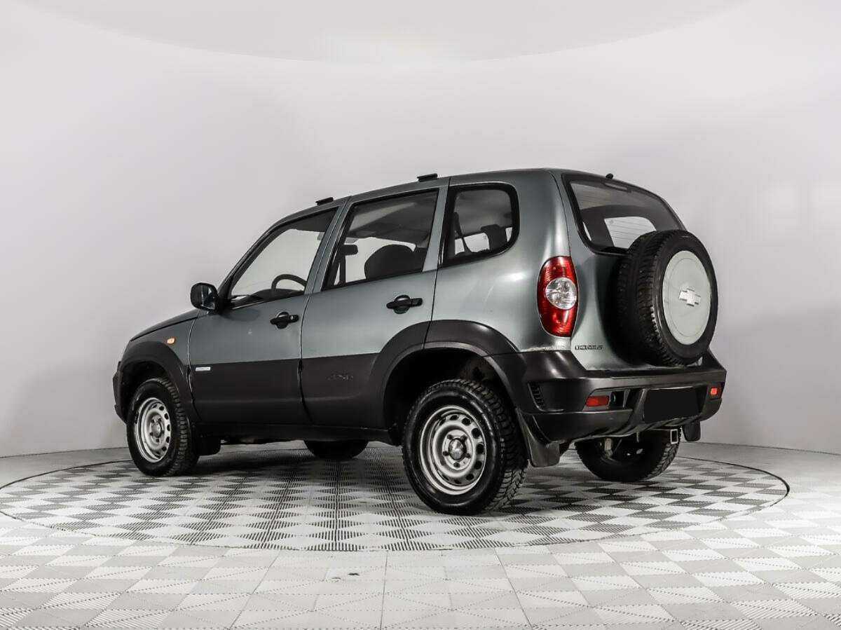 Chevrolet Niva с пробегом — 2011 год. Фото: #6