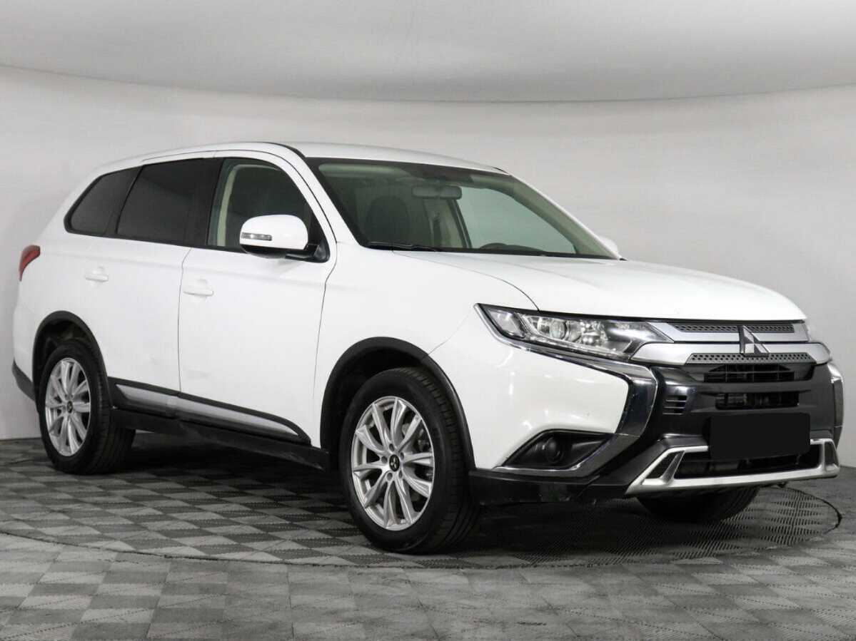 Mitsubishi Outlander с пробегом — 2020 год. Фото: #2