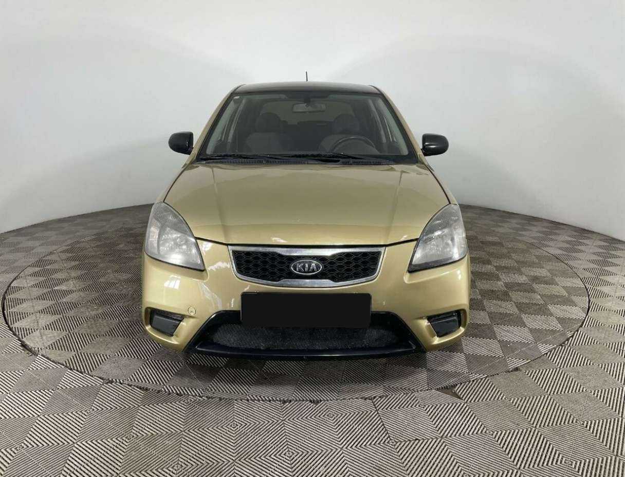 Kia Rio с пробегом — 2010 год. Фото: #1