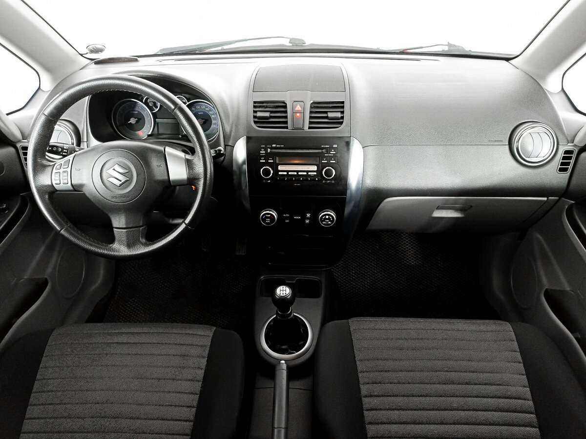 Suzuki SX4 с пробегом — 2011 год. Фото: #10