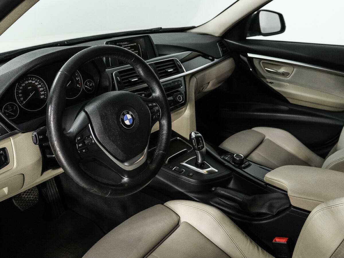 BMW 3 серии с пробегом — 2016 год. Фото: #8