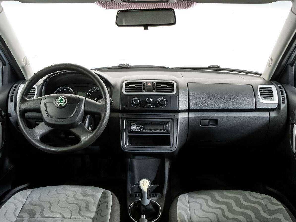 Skoda Fabia с пробегом — 2010 год. Фото: #9