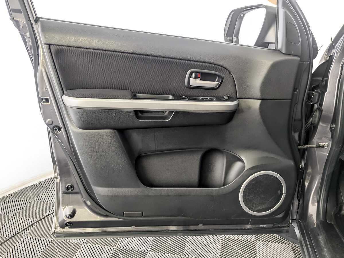 Suzuki Grand Vitara с пробегом — 2010 год. Фото: #14