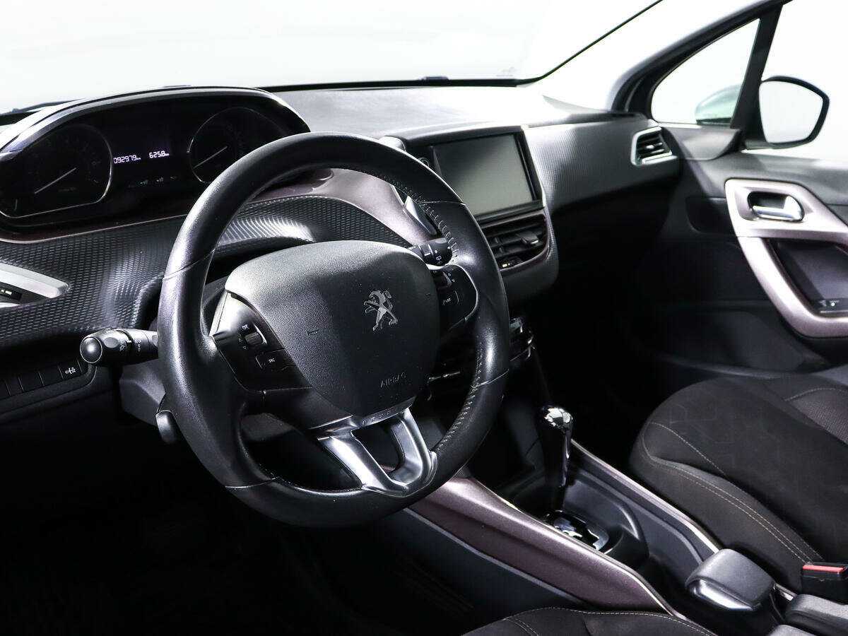 Peugeot 2008 с пробегом — 2014 год. Фото: #11