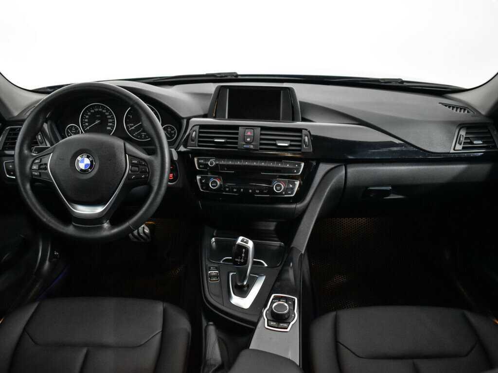 BMW 3 серии с пробегом — 2017 год. Фото: #11