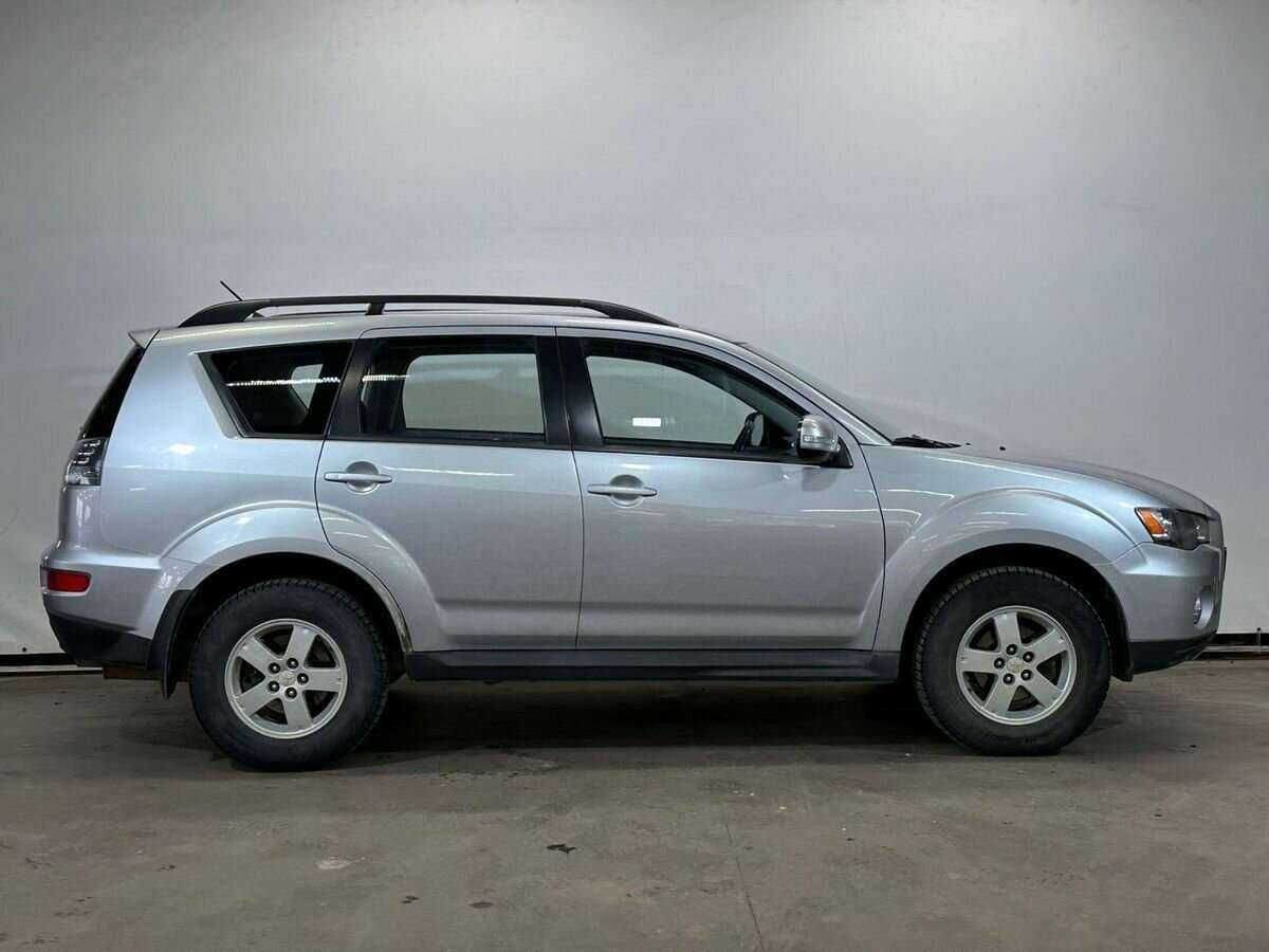 Mitsubishi Outlander с пробегом — 2010 год. Фото: #3